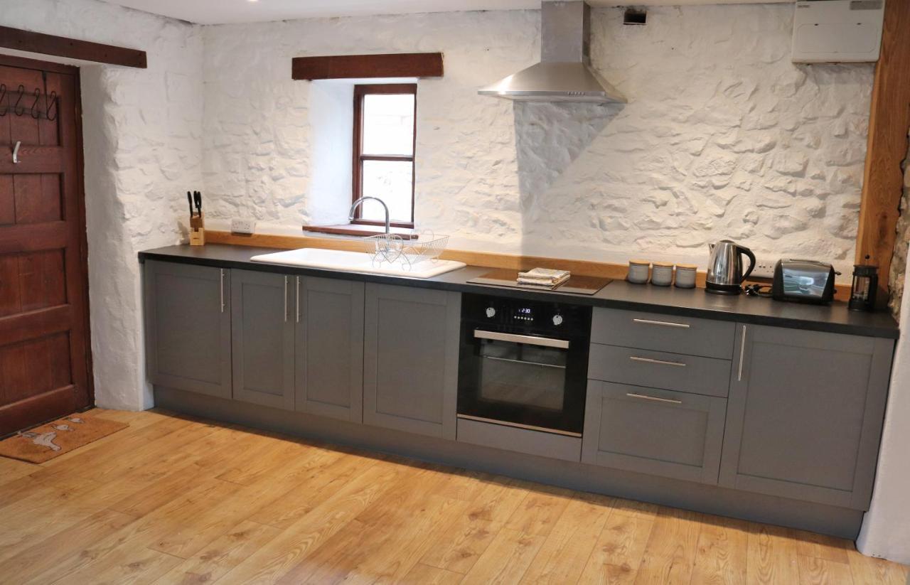 Culmstock Pullman Cottage - The Culm Valley Inn מראה חיצוני תמונה