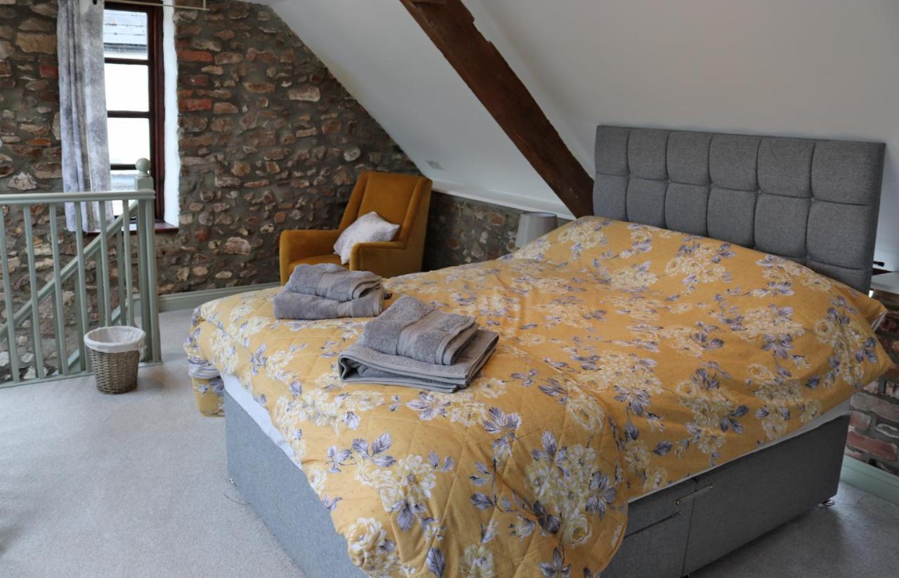 Culmstock Pullman Cottage - The Culm Valley Inn מראה חיצוני תמונה